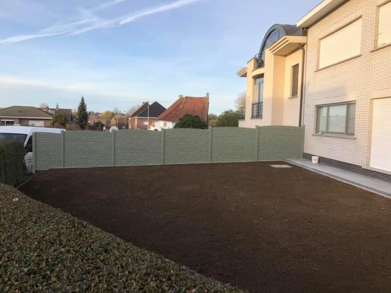 structuur betonafsluiting inclusief voegen en verven